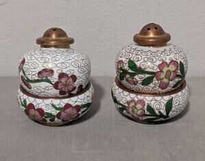 Vintage Chinese Cloisonne Stacking Salt and Pepper Shaker Cellar Sets Brass 4pc